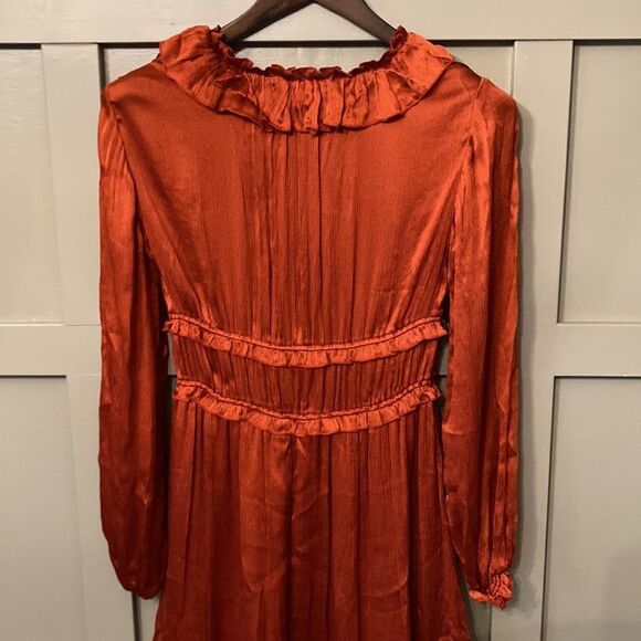 ULLA Johnson Callista Dress in Crimson 100% Silk
Size 0 - Picture 9 of 15